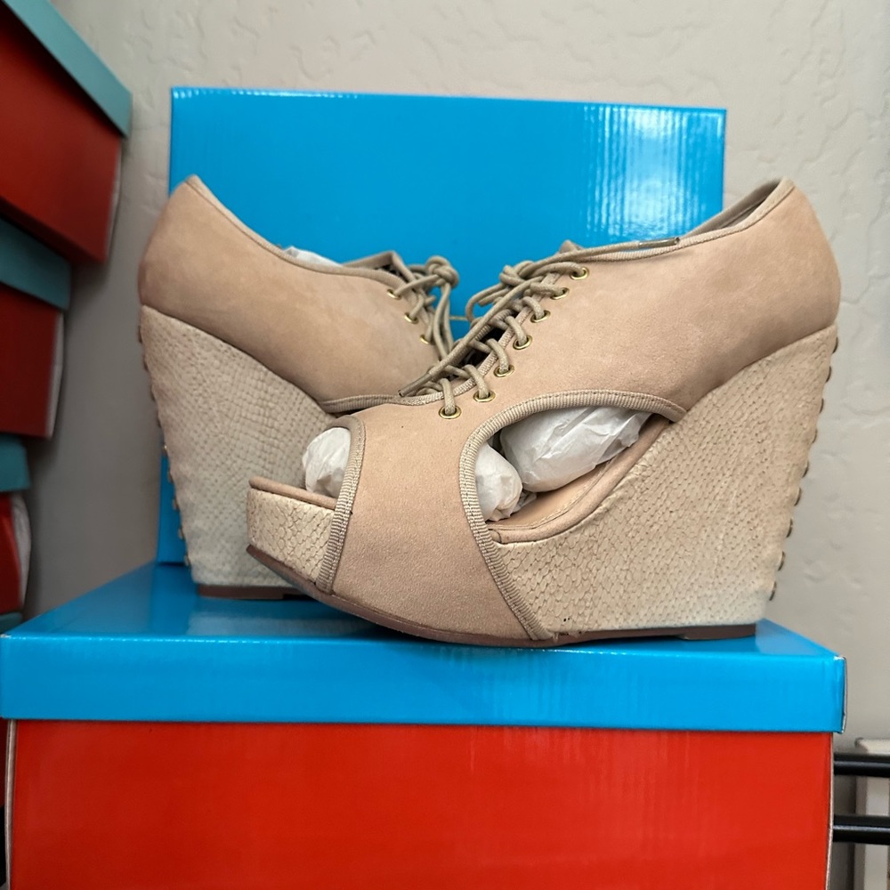 Modern Rush Womens Senja Lace Up Wedge Sandals in Beige New In Box